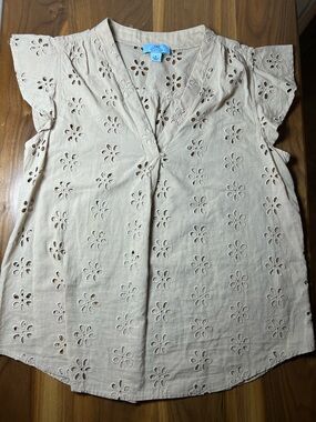CeCe Womens M Beige Eyelet Embroidered Floral V-Neck Short Sleeve Blouse